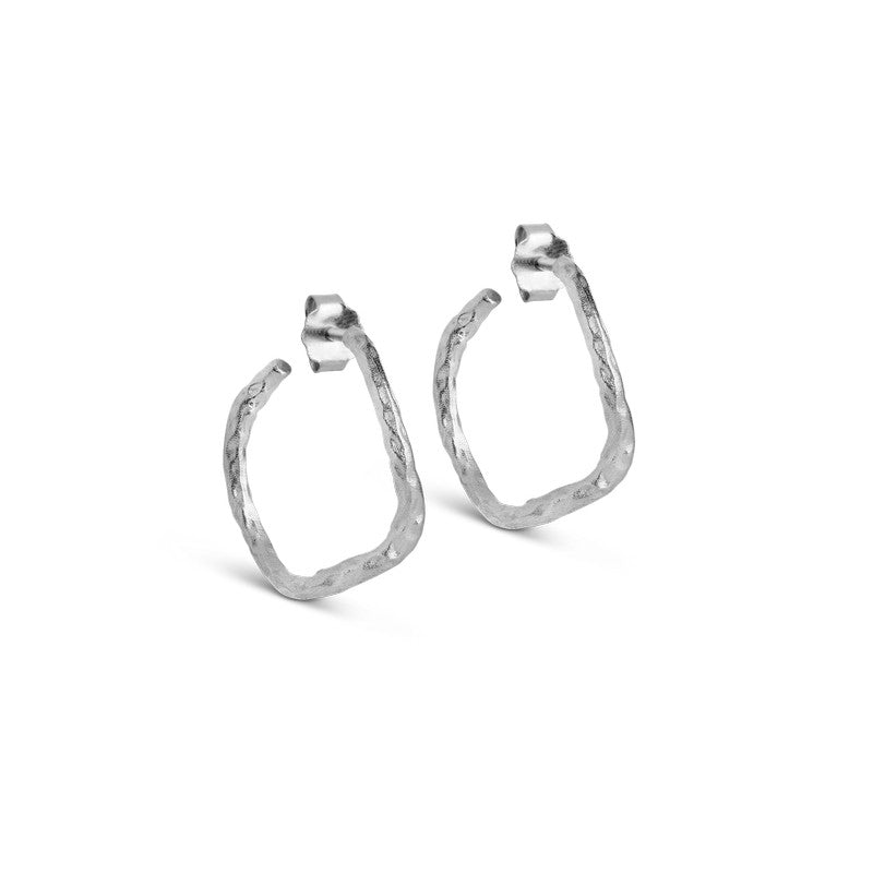 Sway Hoops øreringe i sølv fra Enamel Copenhagen (21 mm)